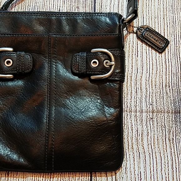 Small black leather coach crossbody bag - Picture 2 of 6